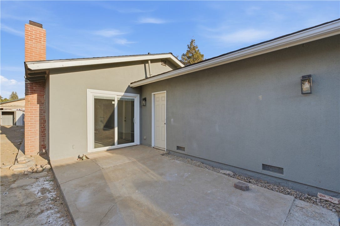 626 W Dorothea, Visalia, CA 93277 626 W Dorothea, Visalia, CA 93277