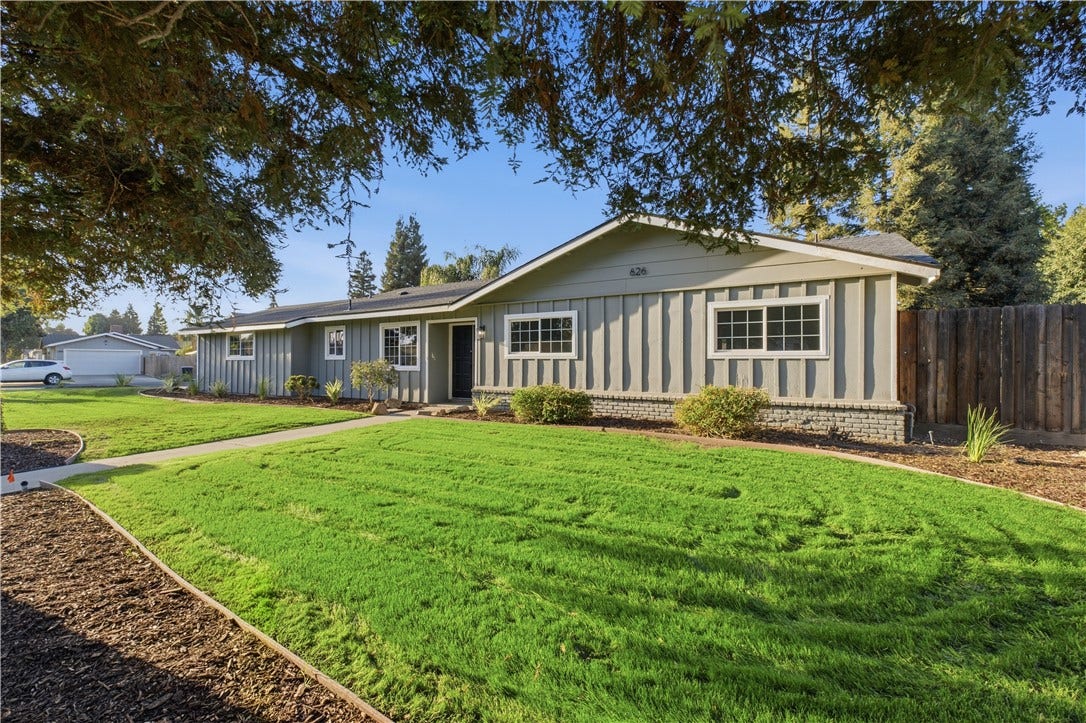 626 W Dorothea, Visalia, CA 93277 626 W Dorothea, Visalia, CA 93277