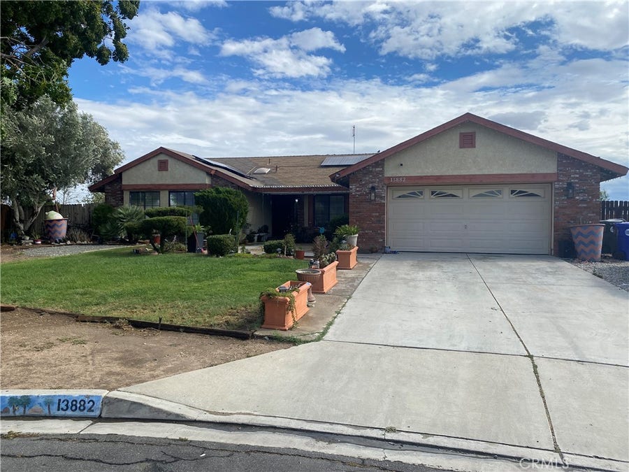 Property photo for 13882 Stage Coach Cir, Victorville, CA