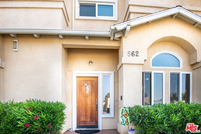 Property photo for 562 W Olive Street, Inglewood, CA