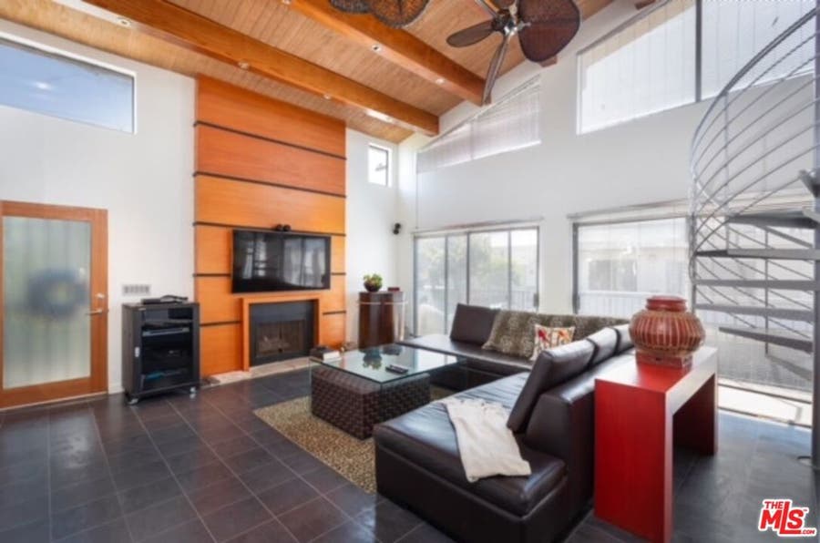 Property photo for 40 S VENICE Boulevard, #3, Venice, CA