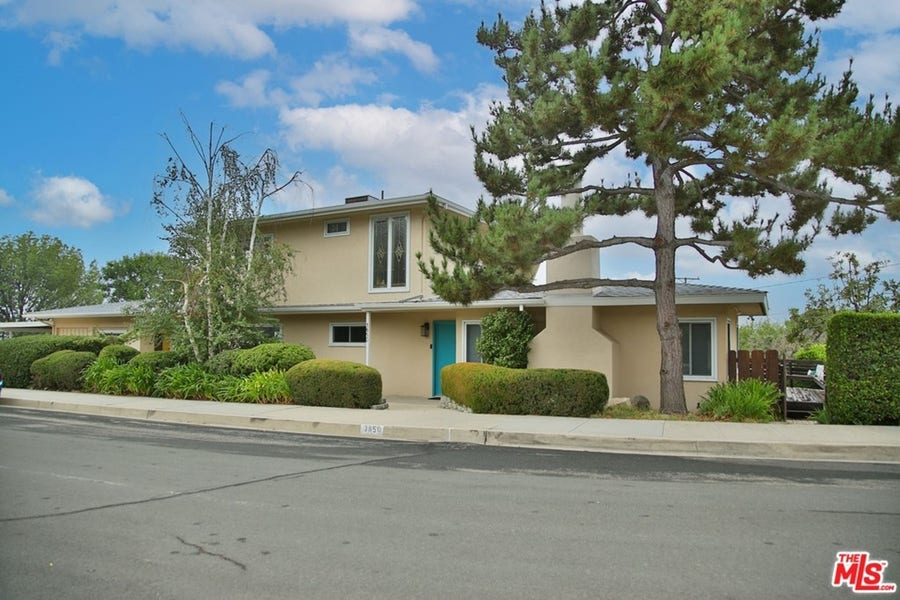 Property photo for 3850 El Moreno Street, Glendale, CA