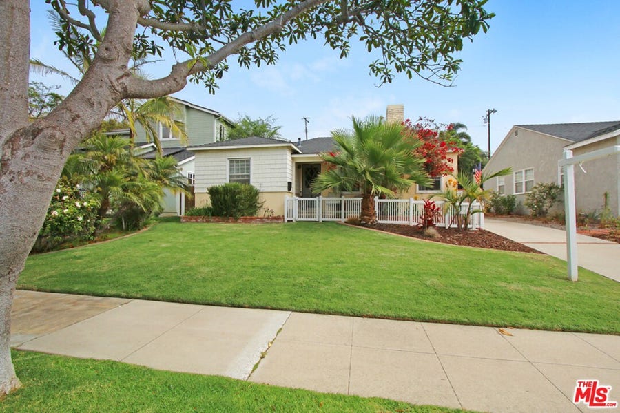 Property photo for 703 Avenue D, Redondo Beach, CA