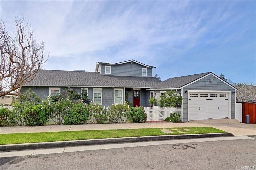 Property photo for 955 8th Place, Hermosa Beach, CA