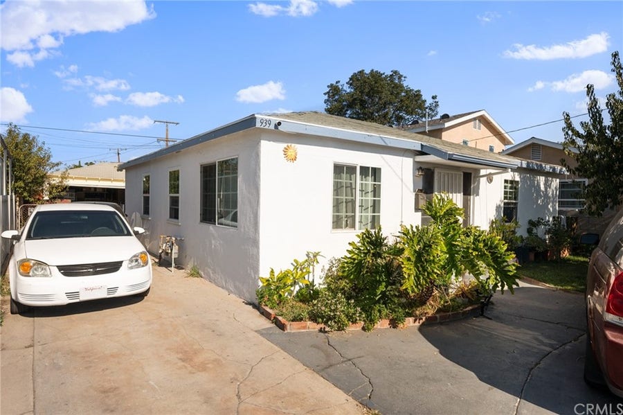 Property photo for 939 W Arbutus Street, Compton, CA