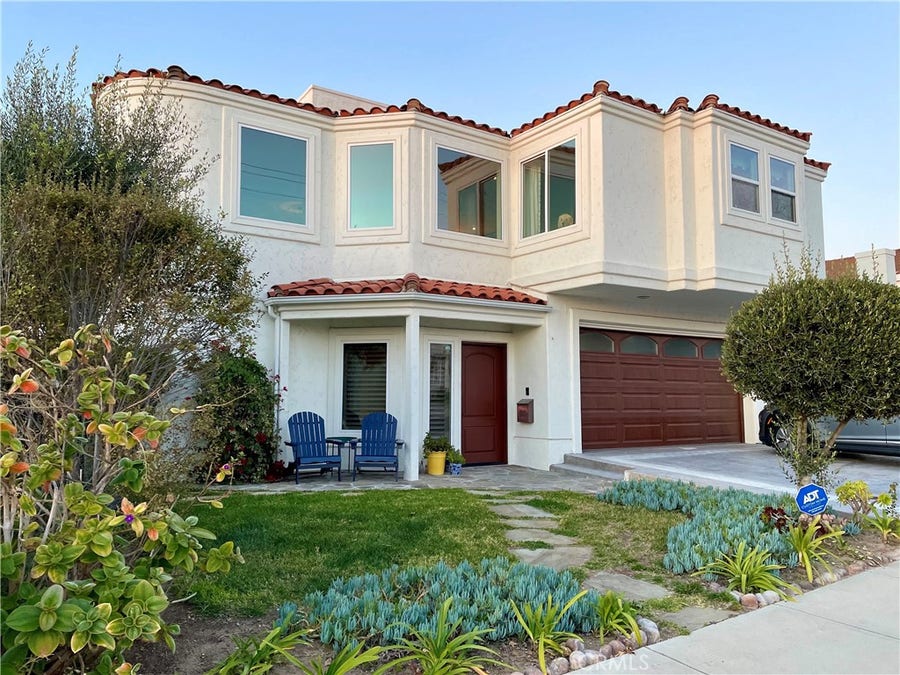 Property photo for 1025 8th Place, Hermosa Beach, CA
