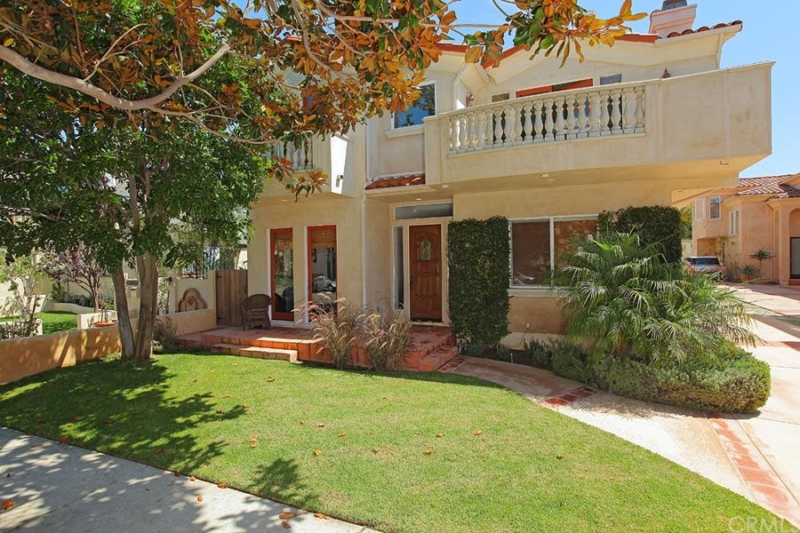 Property photo for 612 S Broadway Avenue, Redondo Beach, CA
