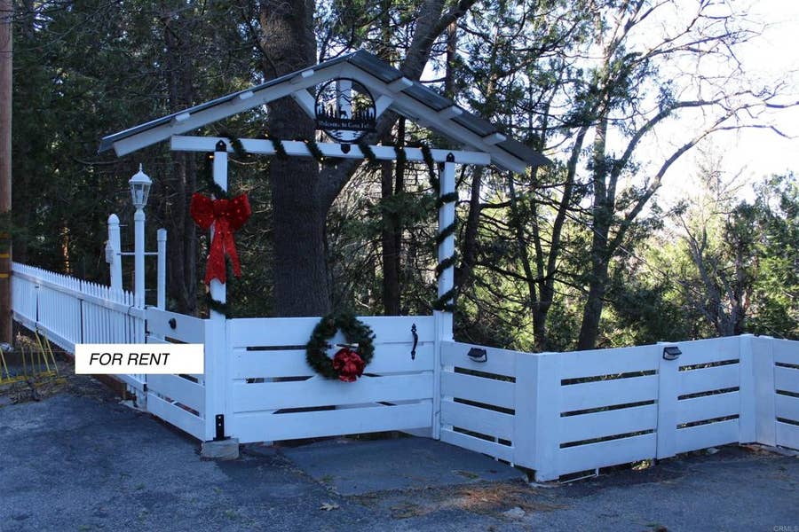 Property photo for 23984 skyland Drive, Crestline, CA