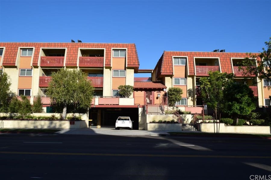 Property photo for 950 Main Street, #102, El Segundo, CA
