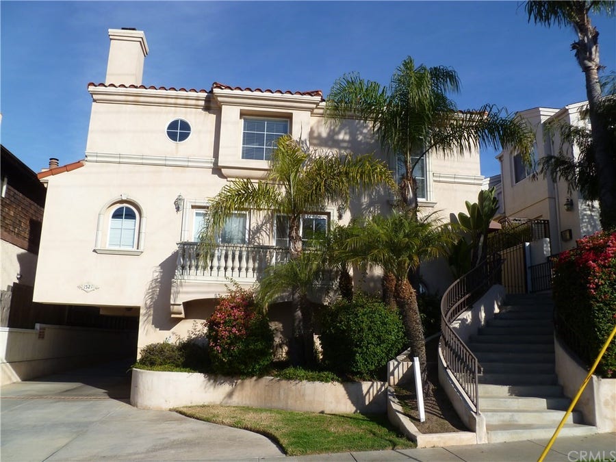 Property photo for 1521 Artesia Boulevard, #B, Manhattan Beach, CA