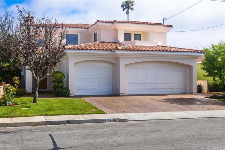 Property photo for 1706 Voorhees Avenue, Manhattan Beach, CA