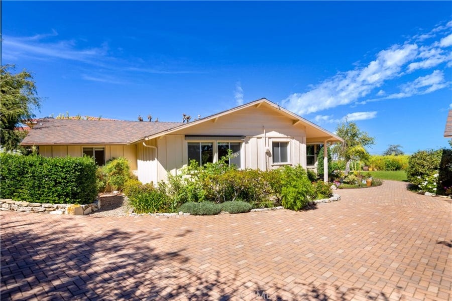Property photo for 4 Bridle Lane, Rancho Palos Verdes, CA