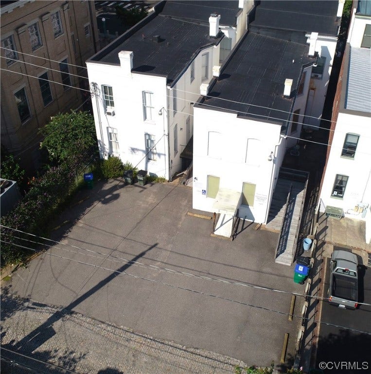 1109 & 1111 W Franklin Street, Richmond, VA 23220 Real view and offstreet parking lot.