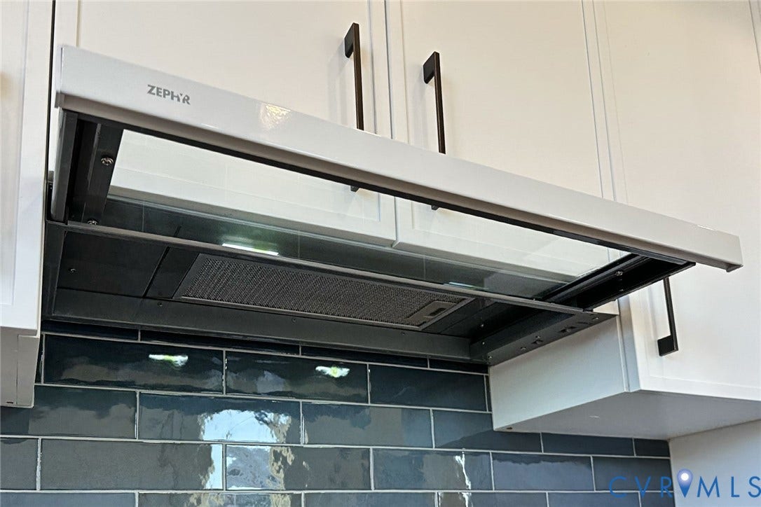 225 S Stafford Avenue, Fan District, Richmond, VA 23220 Detailed View of Kitchen Ventilation Hood