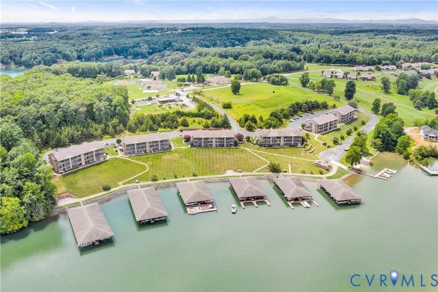 Property photo for 1103 Mariners Way, Huddleston, VA