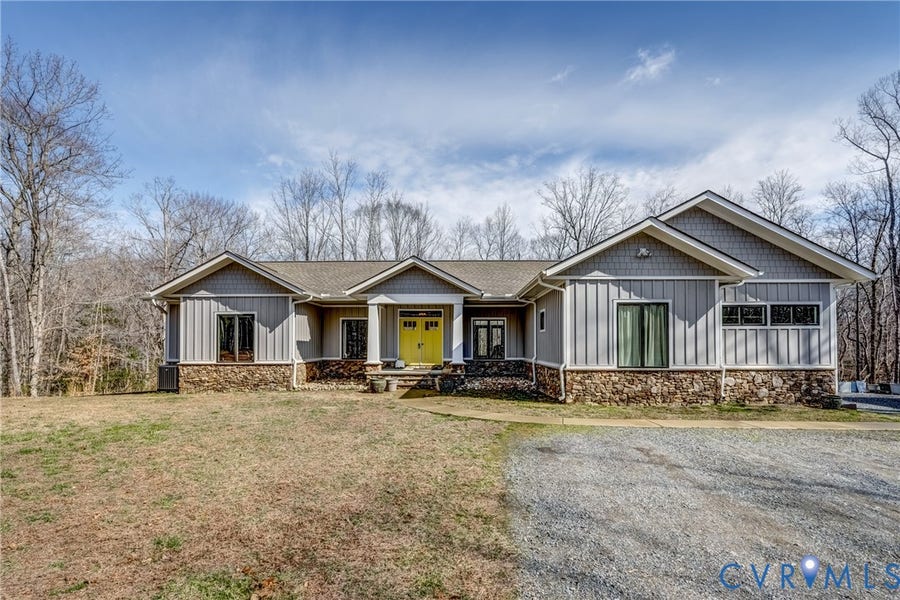 Property photo for 33051 Walnut Grove Farm Lane, Hanover, VA