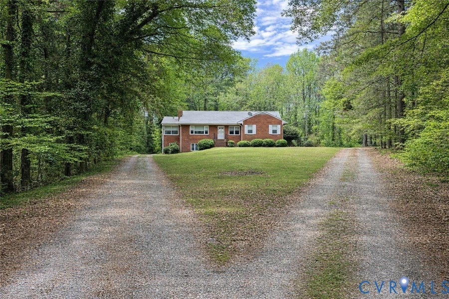 Property photo for 7999 Fast Lane, Mechanicsville, VA