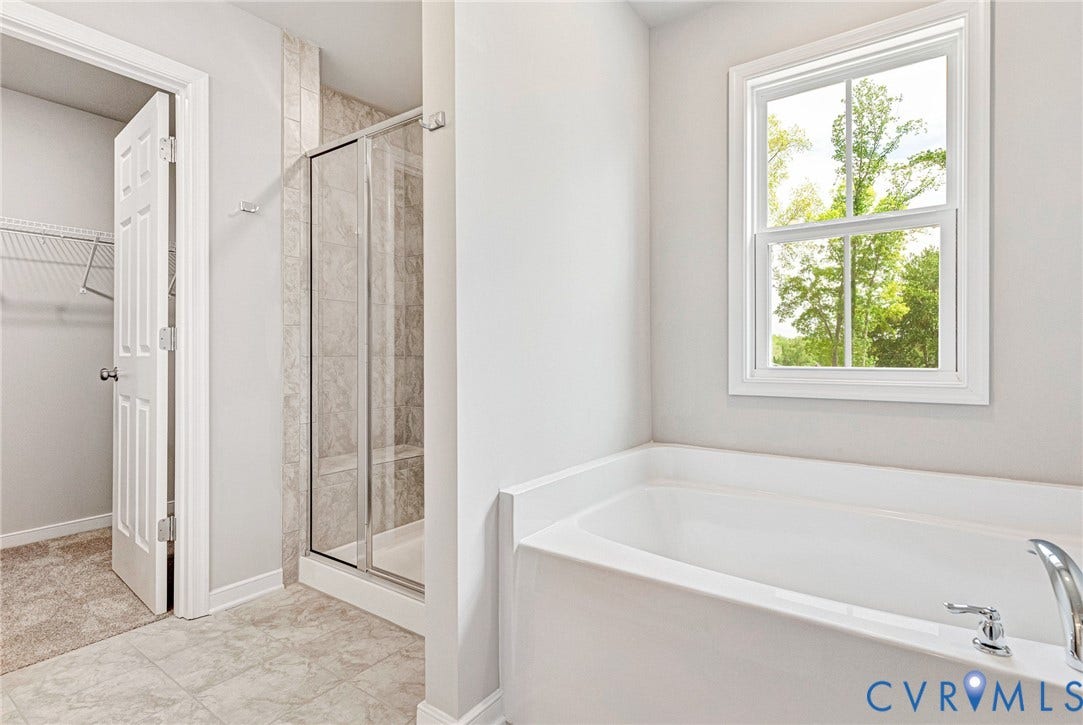 Soaking tub