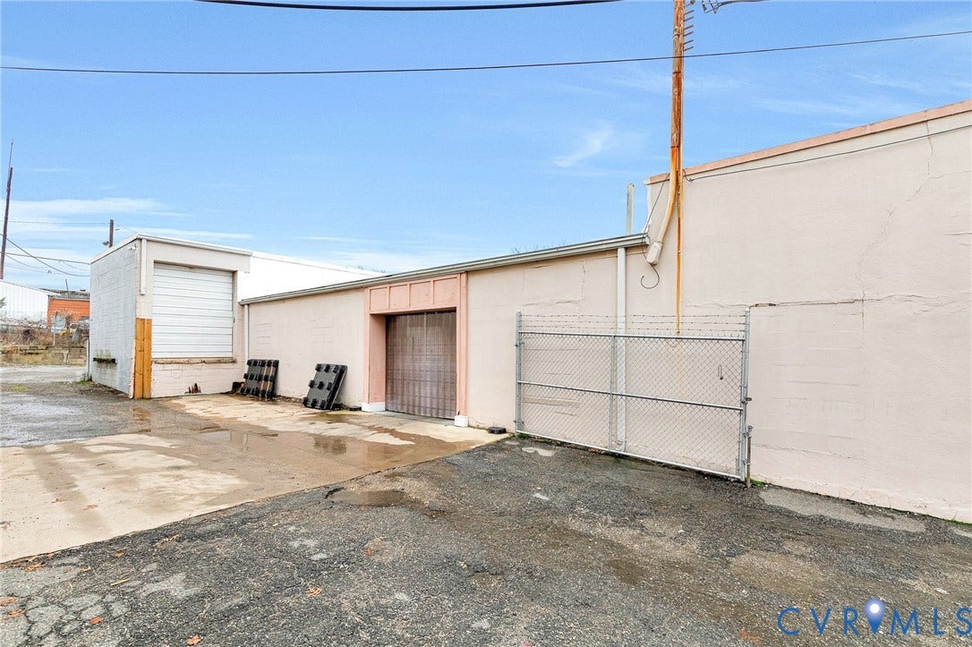 1505 Brook Road, Richmond, VA 23220 Loading Dock & Large Driveway