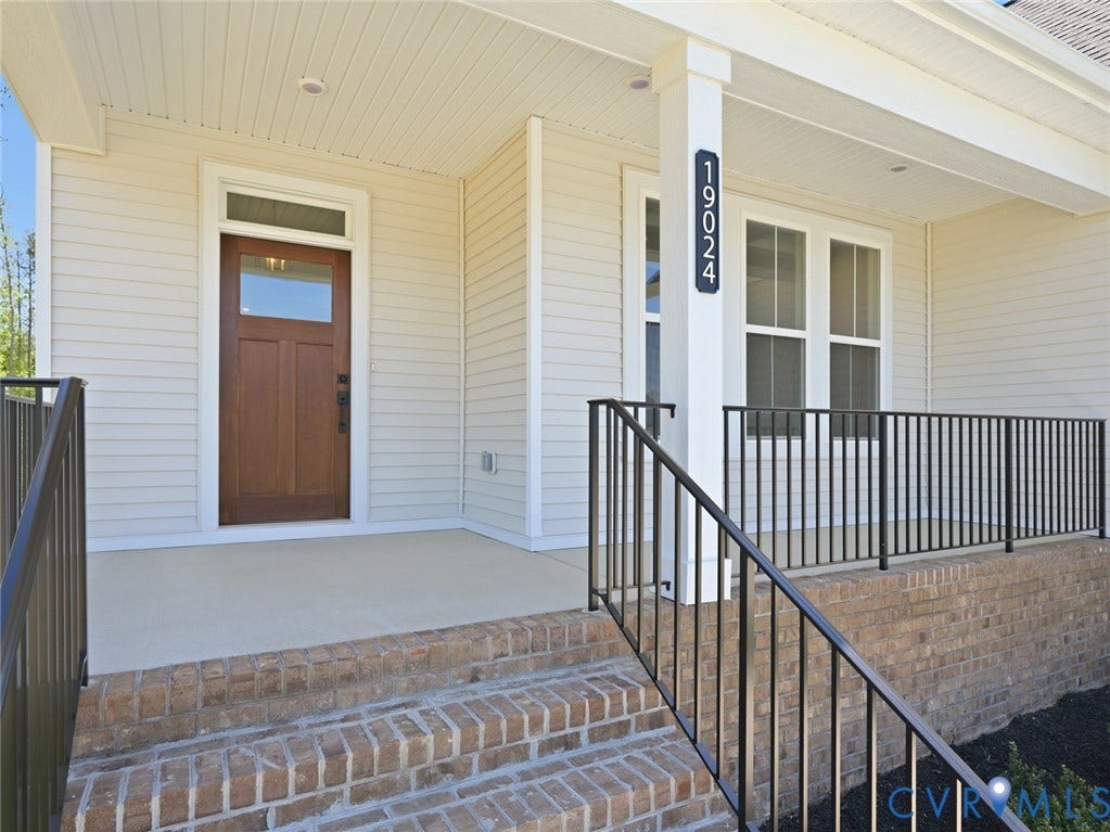 19024 Palisades Ridge, Charleston Landing, Moseley, VA 23120