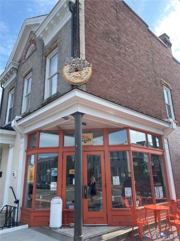 1827 W Cary Street, #D, Carytown, Richmond, VA 23220 Walk to get your morning bagels!
