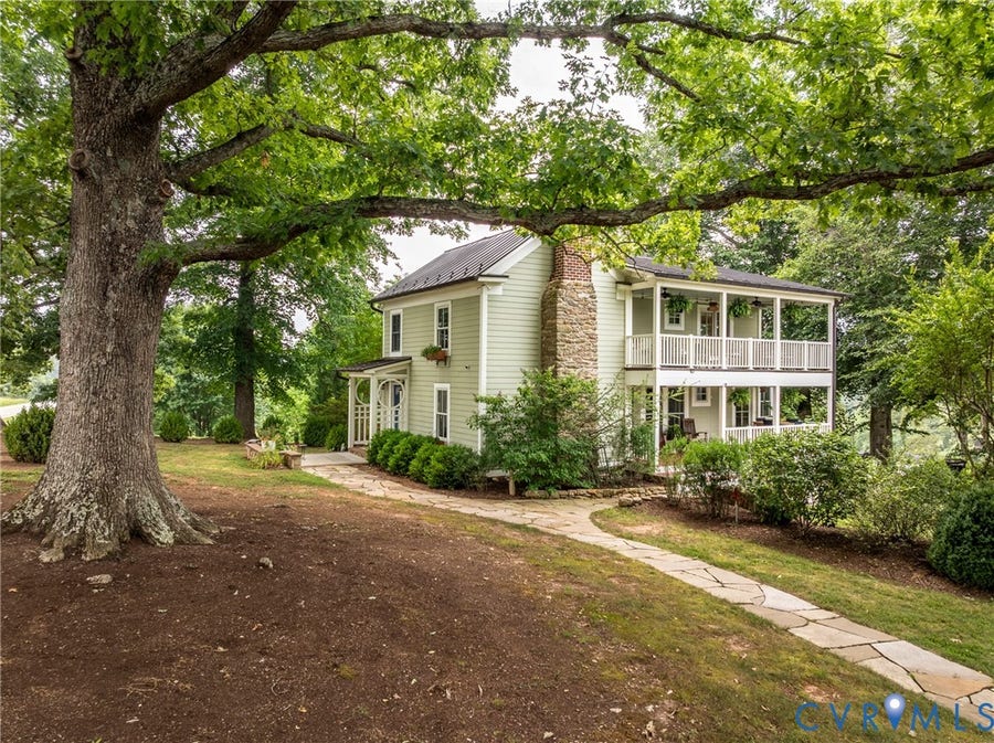 Property photo for 9581 Patrick Henry Highway, Roseland, VA