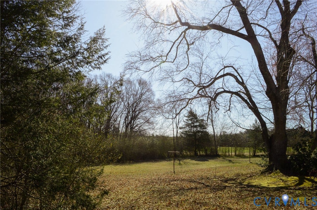 2500 Maidens Road, Powhatan, VA 23139 View of grassy yard