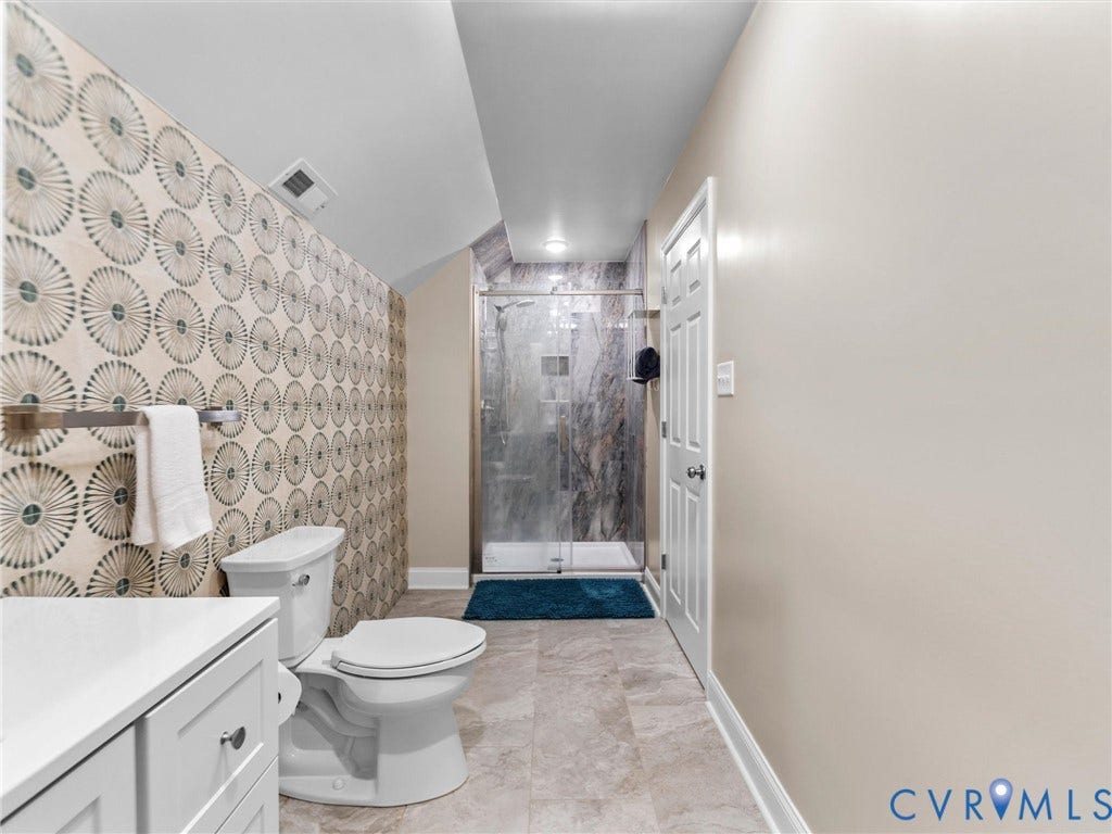 Full en suite bathroom for bedroom 4.