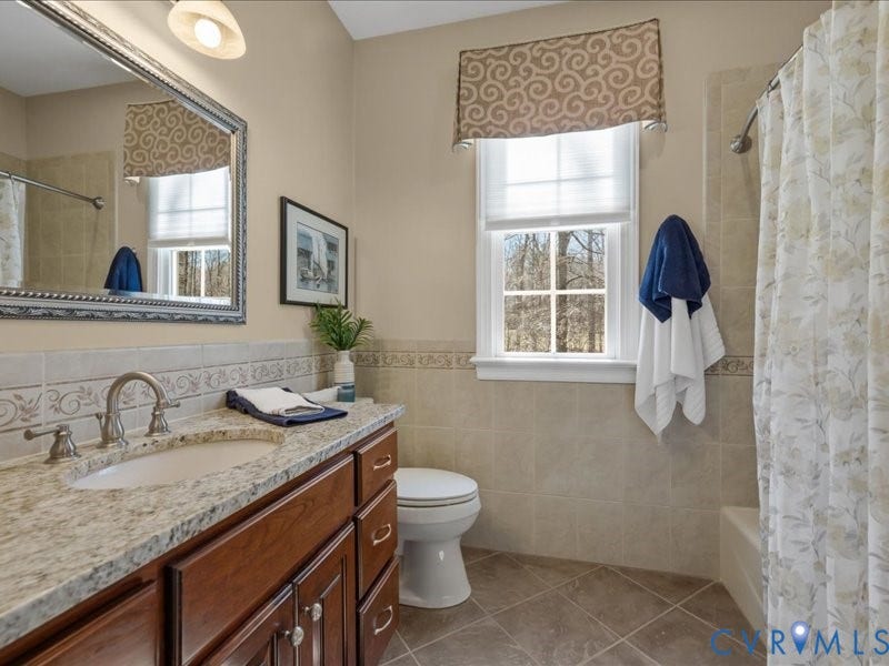 2767 E Maple Grove Lane, Powhatan, VA 23139 guest hall bath that connects to 3rd bedroom