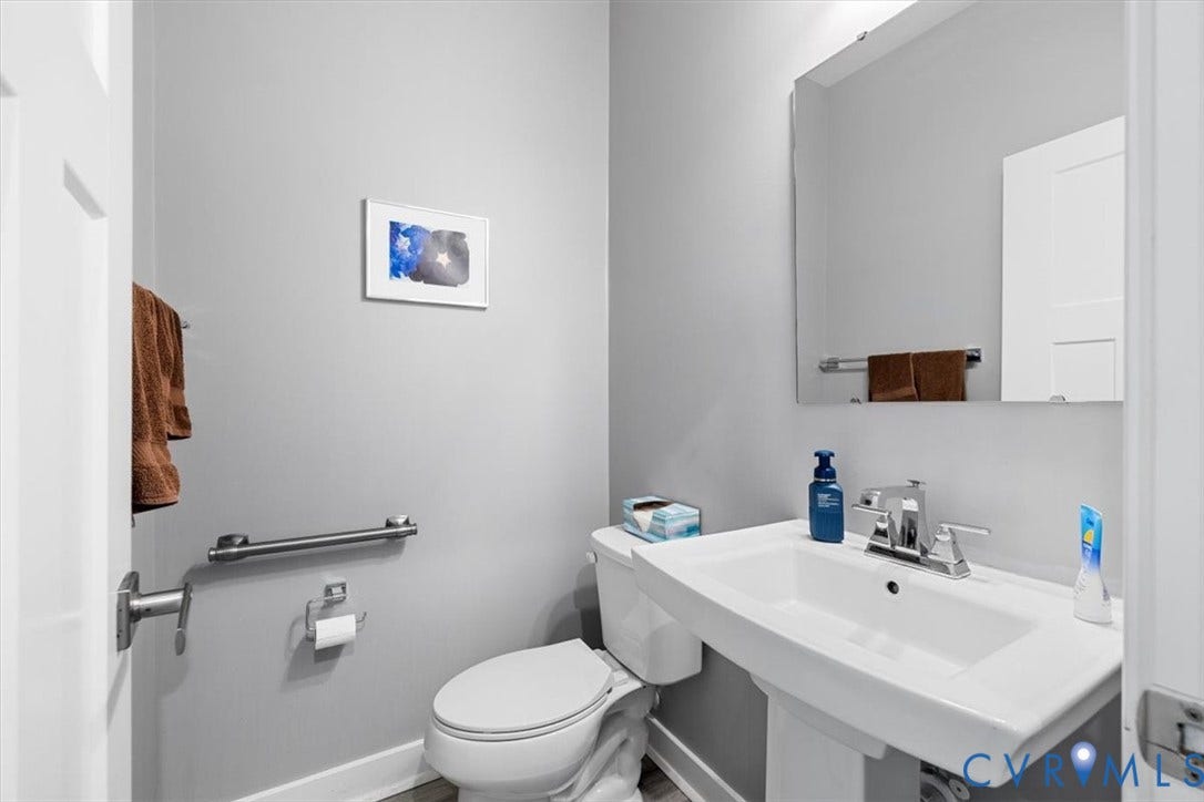 10448 Centralia Station Road, Chesterfield, VA 23831 Downstairs Powder room