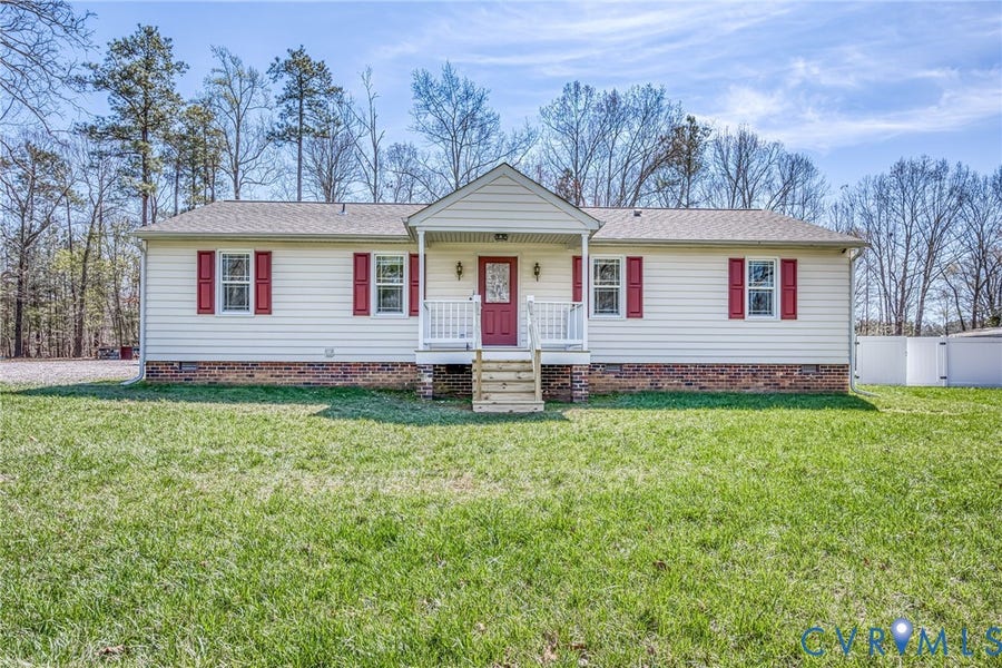 Property photo for 14101 W Hensley Road, Midlothian, VA