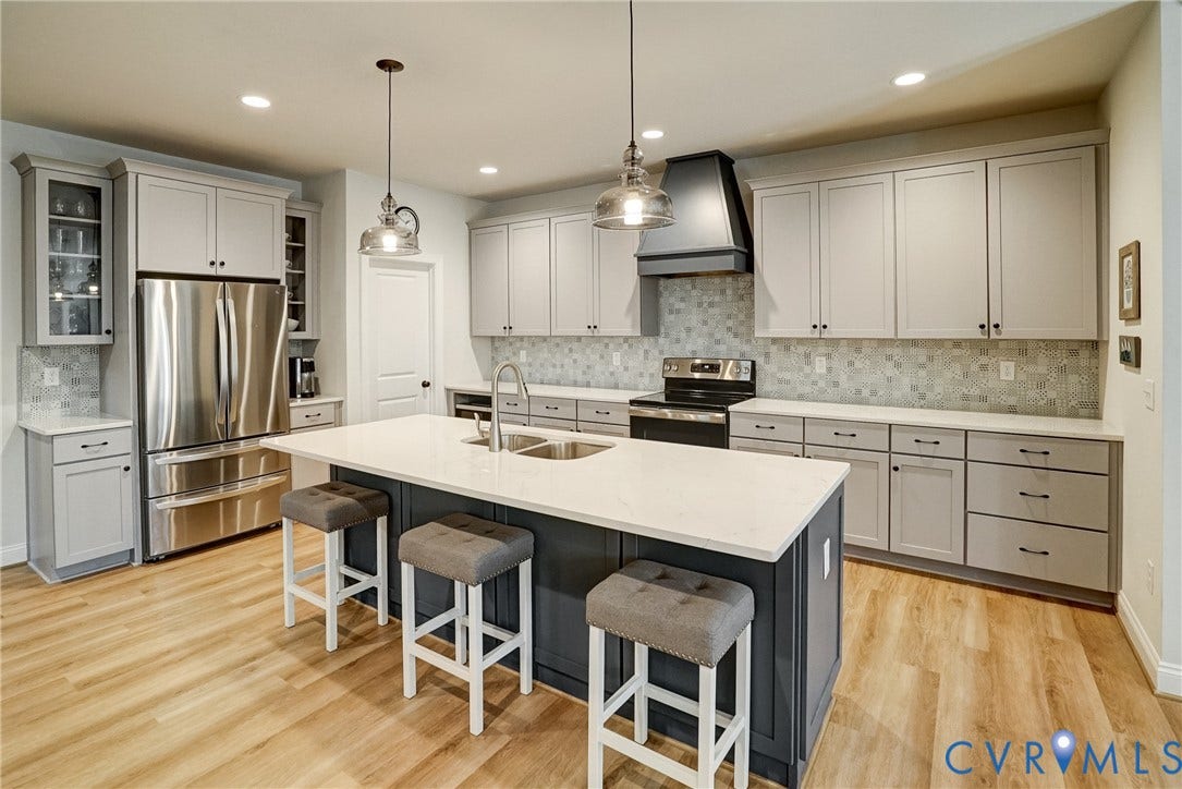 12387 S Readers Circle, Readers Branch, Manakin Sabot, VA 23103 Gourmet Kitchen with Island / Breakfast Bar, Quartz Counters, and Stainless Appliances