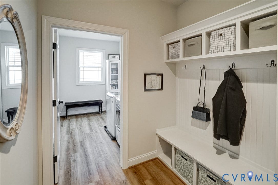 12387 S Readers Circle, Readers Branch, Manakin Sabot, VA 23103 Well Located DROP ZONE with Built-ins