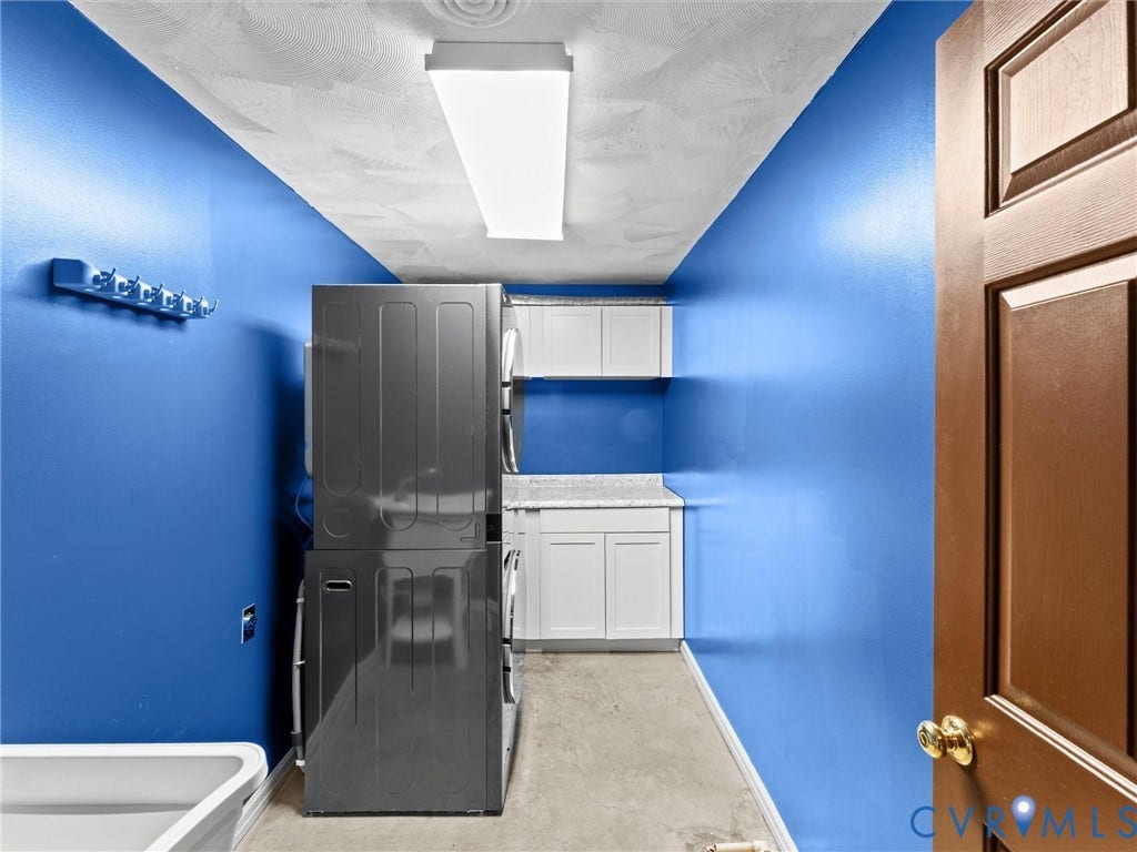 425 Starview Lane, Gum Spring, VA 23065 Full Laundry room with sink and cabinets