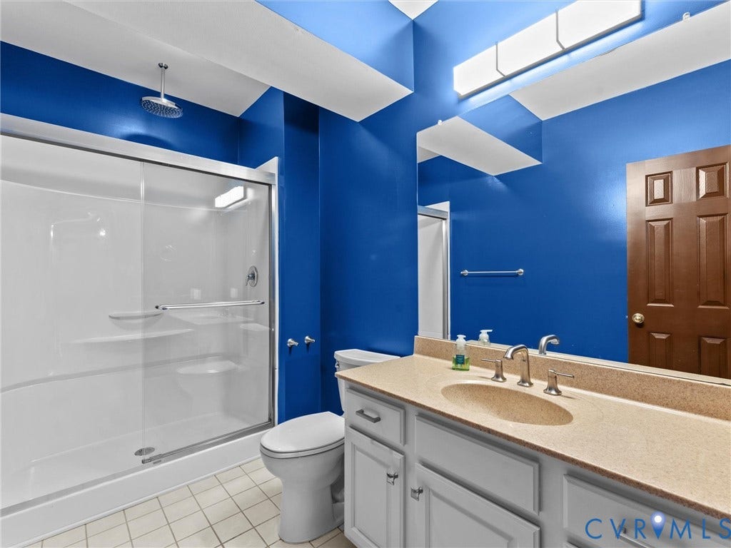 425 Starview Lane, Gum Spring, VA 23065 Located off bar area for easy access