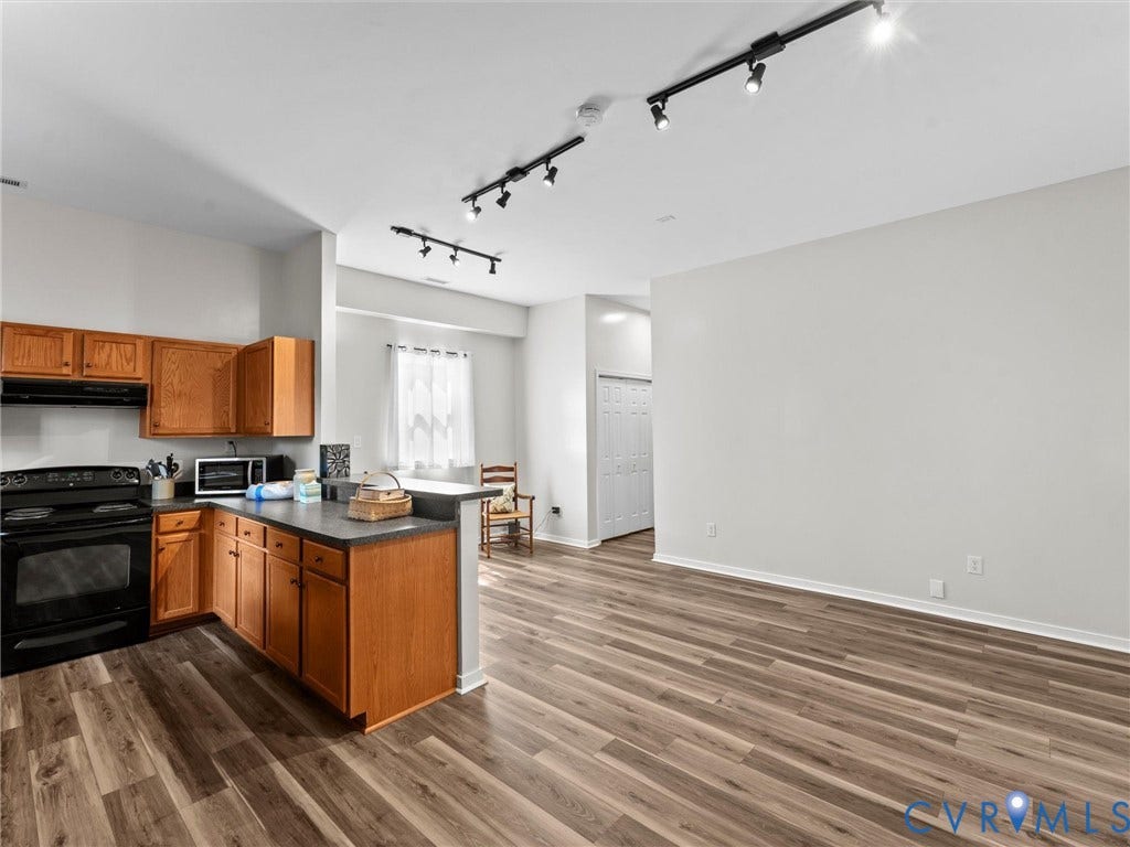 425 Starview Lane, Gum Spring, VA 23065 New floors, appliances and counters