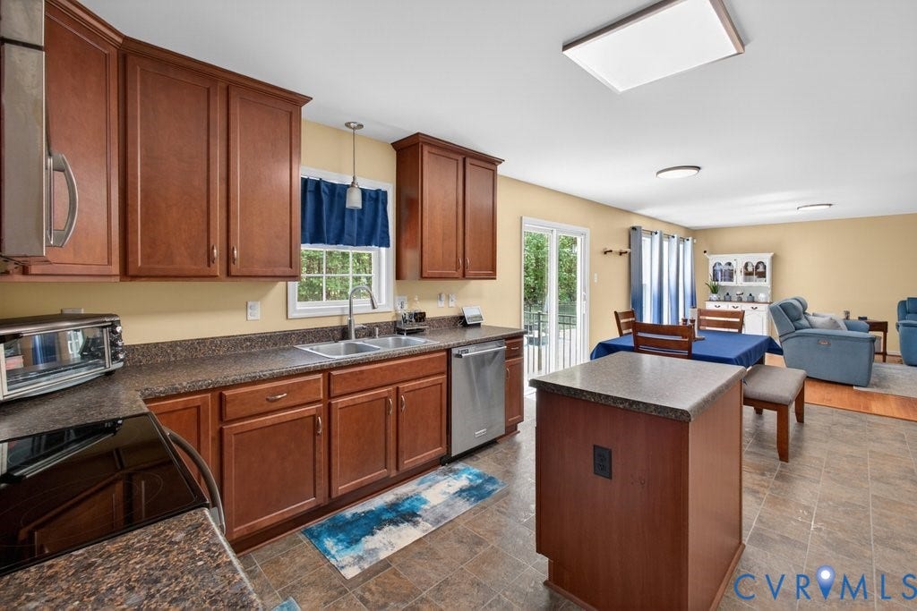 6332 Walnut Tree Drive, Powhatan, VA 23139 Kitchen
