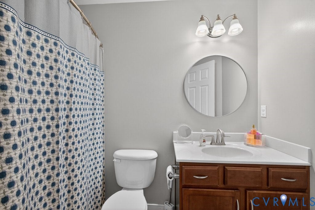 6332 Walnut Tree Drive, Powhatan, VA 23139 shared hall bath