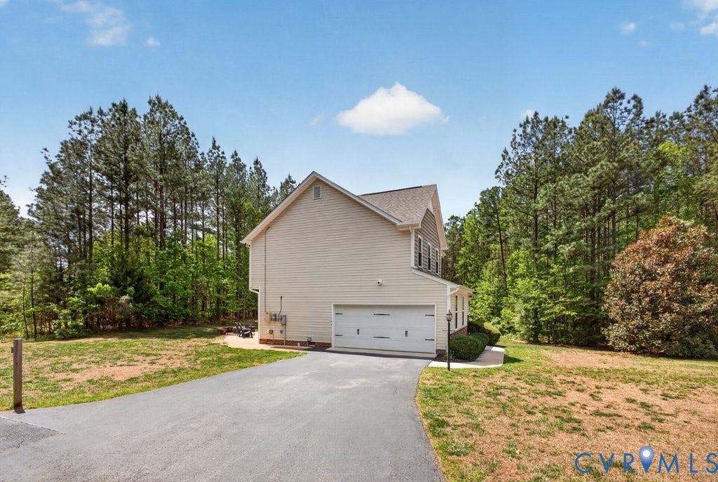 6332 Walnut Tree Drive, Powhatan, VA 23139 Side of home