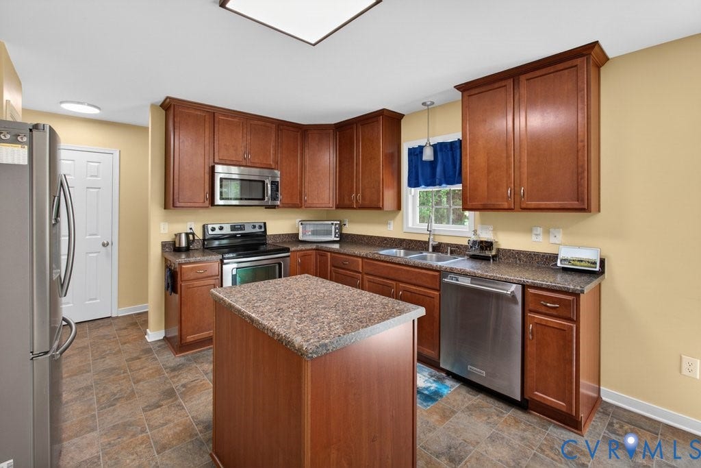 6332 Walnut Tree Drive, Powhatan, VA 23139 Kitchen