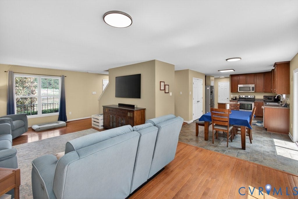 6332 Walnut Tree Drive, Powhatan, VA 23139 Living room and kitchen