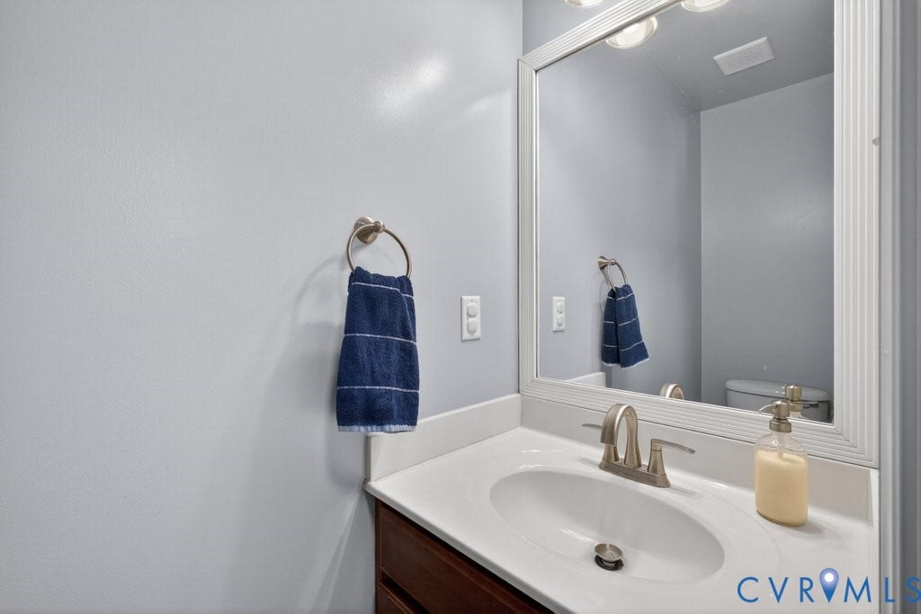 6332 Walnut Tree Drive, Powhatan, VA 23139 1/2 bath 1st floor