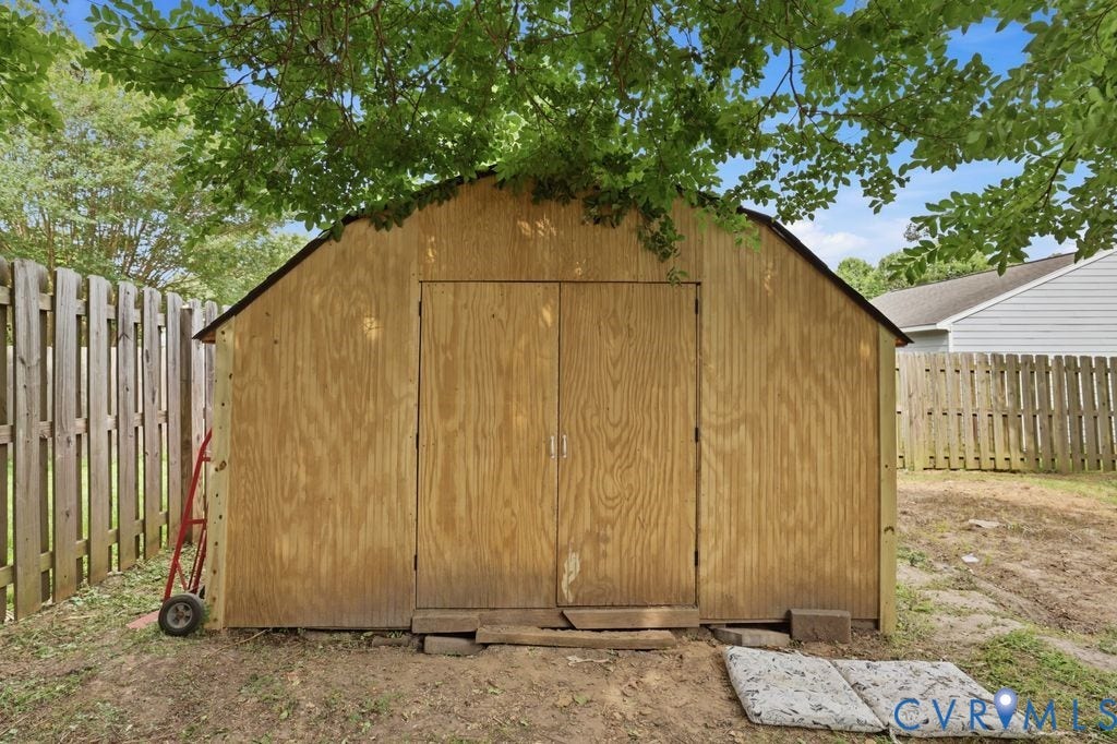 11721 Cedar Lane, Chester, VA 23831 shed