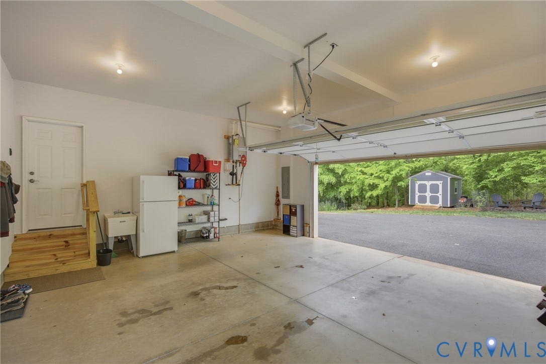 3638 Walkers Creek, Powhatan, VA 23139 2 car garage