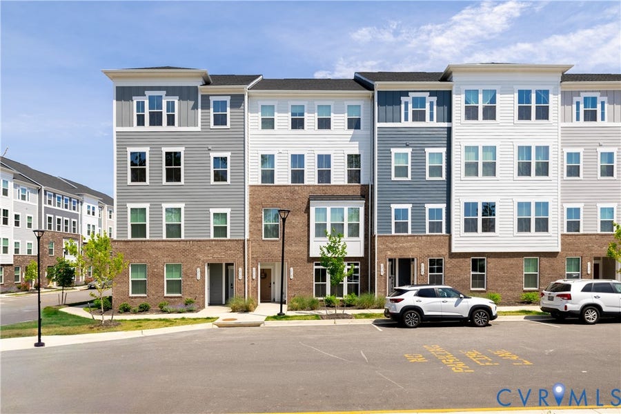 Property photo for 12151 Calgary Loop, Chester, VA