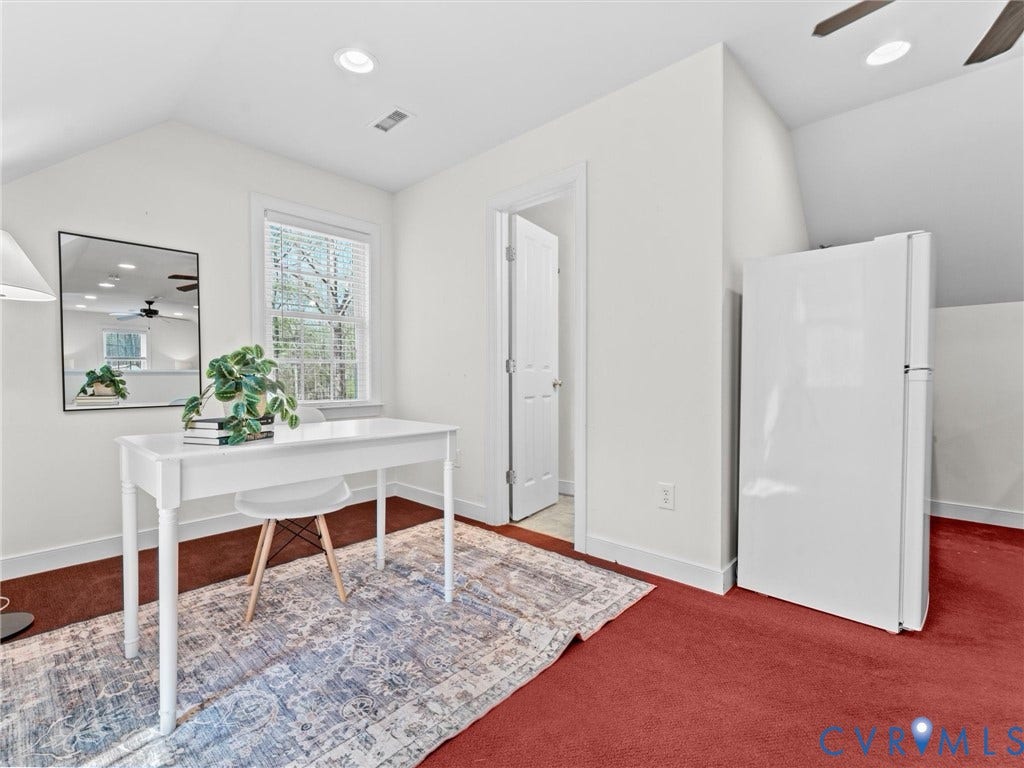 110 Oak Knoll Place, Bumpass, VA 23024 Full bath attached