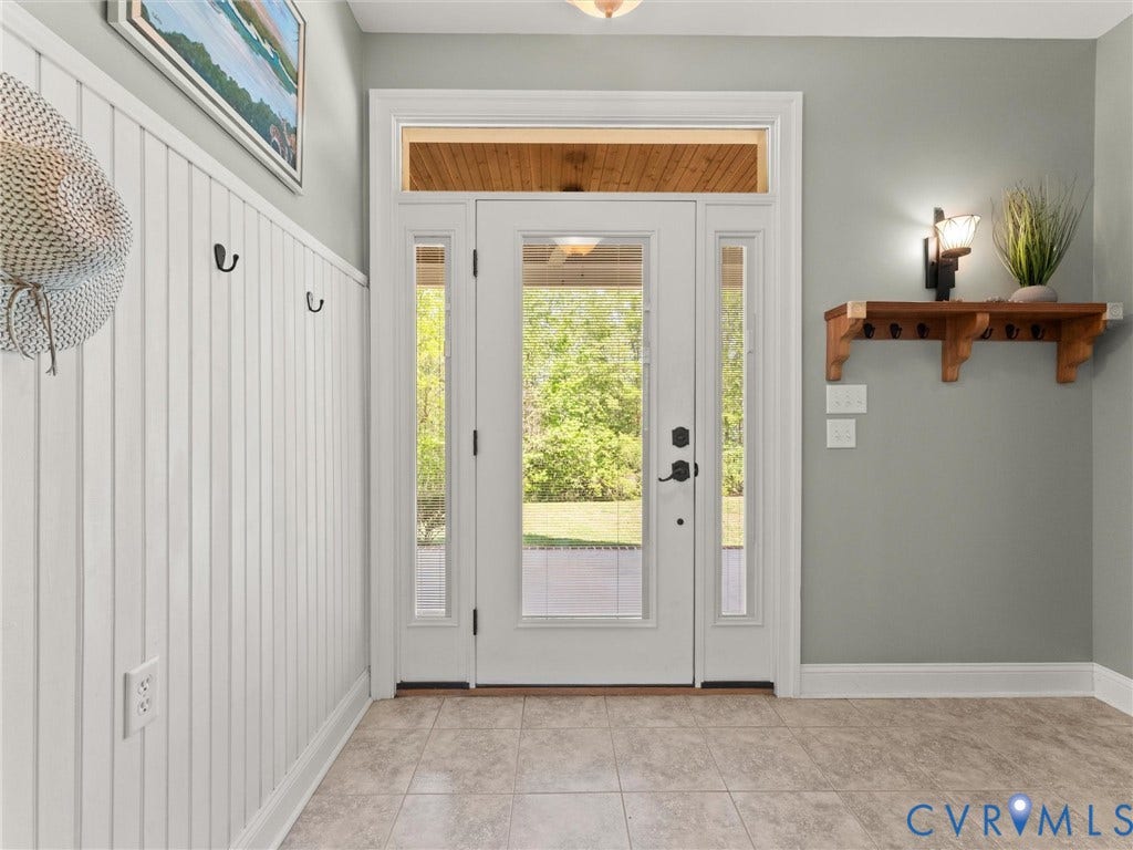 8151 Hidden Valley Court, Hidden Valley, Amelia, VA 23002 Front entrance