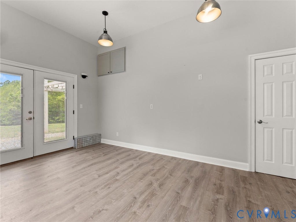 8151 Hidden Valley Court, Hidden Valley, Amelia, VA 23002 In-law suite great room