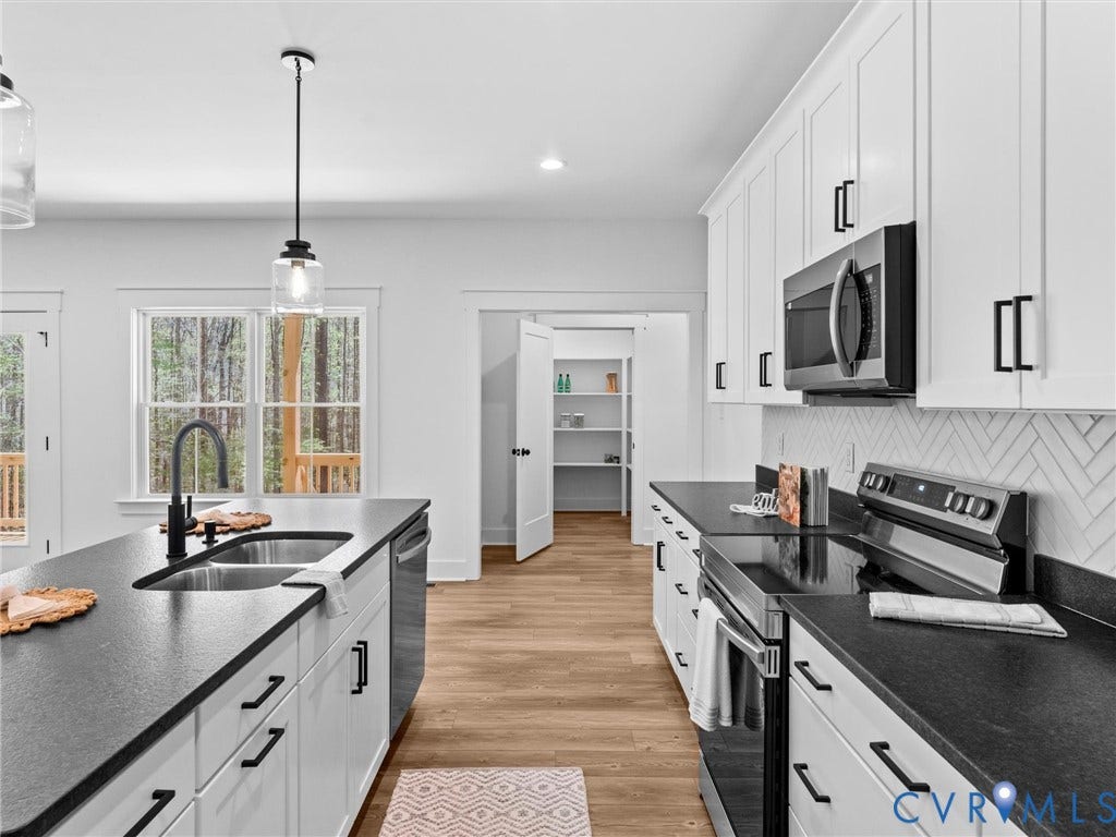 3167 Pineview Drive, Country Life, Powhatan, VA 23139 3167 Pineview Drive, Country Life, Powhatan, VA 23139