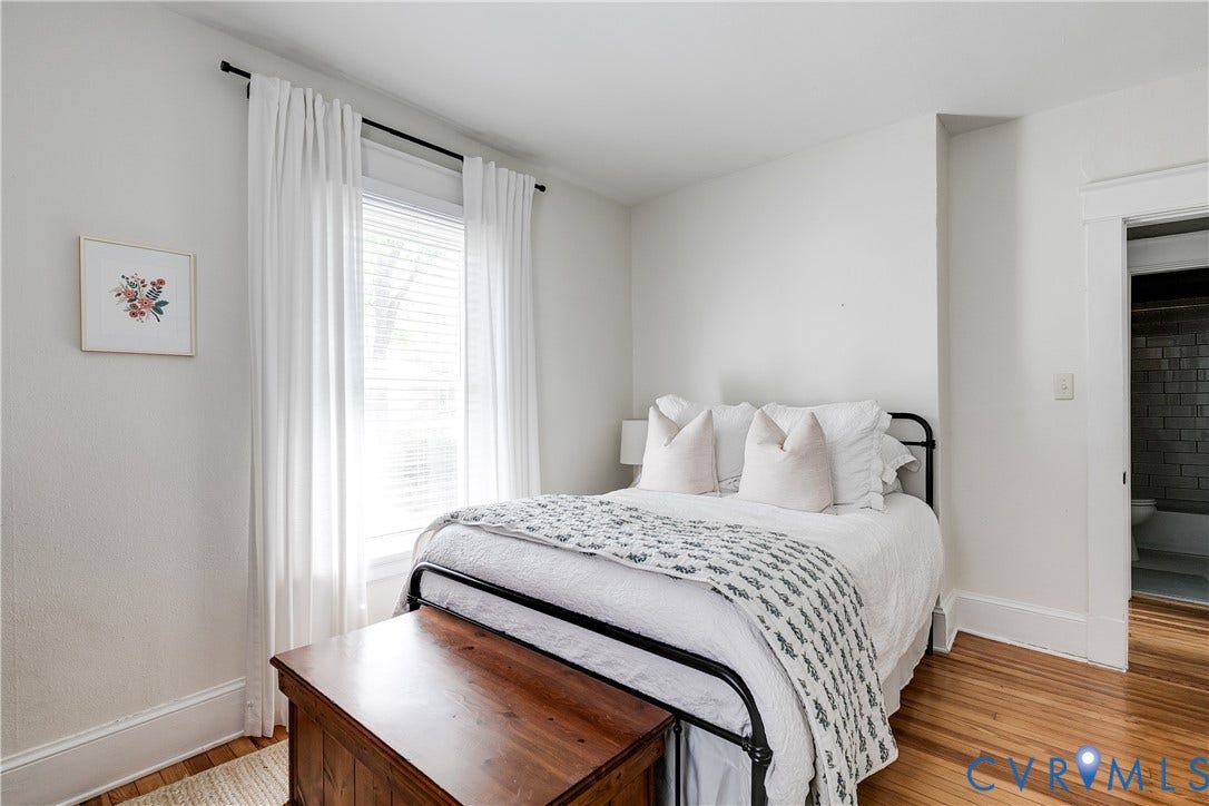 521 Northside Avenue, Highland Terrace, Richmond, VA 23222 Spacious secondary bedroom with access to a full hallway bathroom